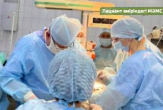 Сложнейшую операцию новорожденному с редким пороком развития провели в Семее