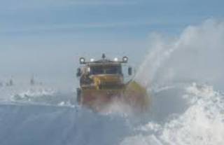 В Абайской области на дорогах республиканского значения задействовано 86 единиц снегоочистительной техники