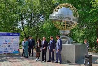 Памятник казахстанской метрологии открыли в Семее