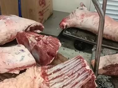 Опасное мясо! Десятки тонн непроверенной продукции попали на прилавки