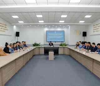 Аким Семея провёл встречу с предпринимателями города