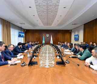 Этапы реализации железнодорожного строительства «Аягоз–Бахты» обсудили в Семее