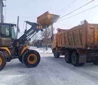 В Семее и области продолжаются работы по вывозу снега и откачке талых вод