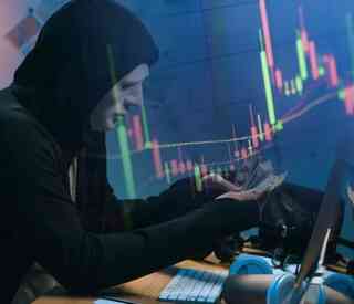 В Семее пенсионерка лишилась 220 тысяч тенге поверив лжеинвестору