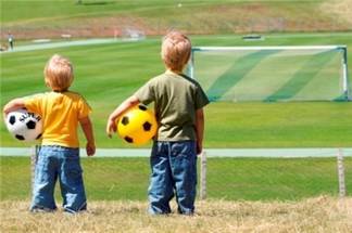 Семей взбудоражен: закрывают детский футбольный центр