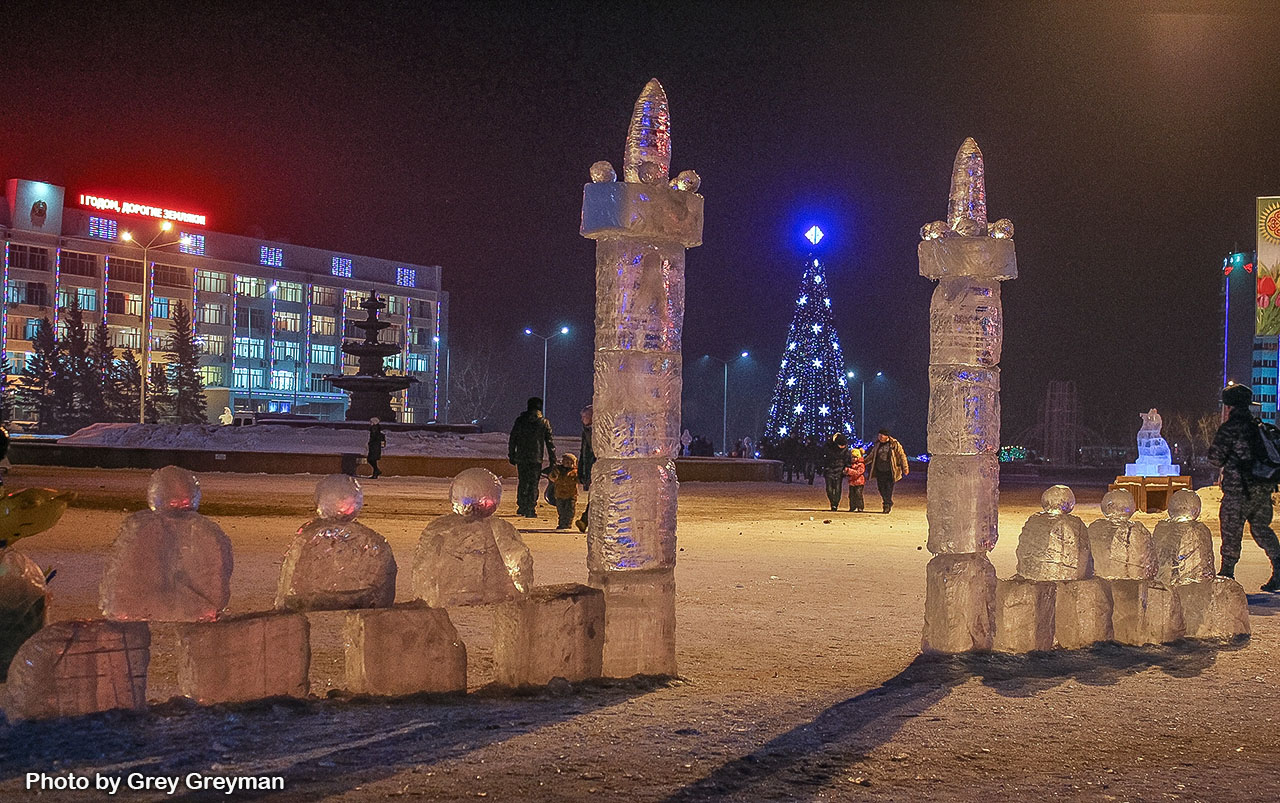 В Семее открылся ледовый городок