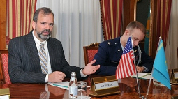 Кеннет Фэйрфакс посол США в Казахстане