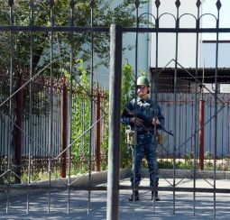 По факту нападения на полицейских в Атырау возбуждено уголовное дело