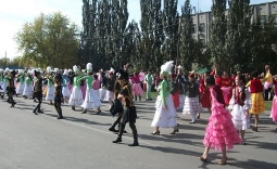 Праздник на улице Гагарина в Семее