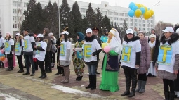 Молодежный флэш-моб в честь Дня Первого Президента в Семее