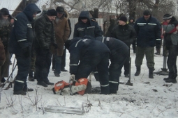 МЧС у открытого колодца