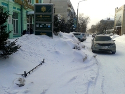 Сугроб в Семее