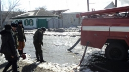 Откачка талой воды в Семее