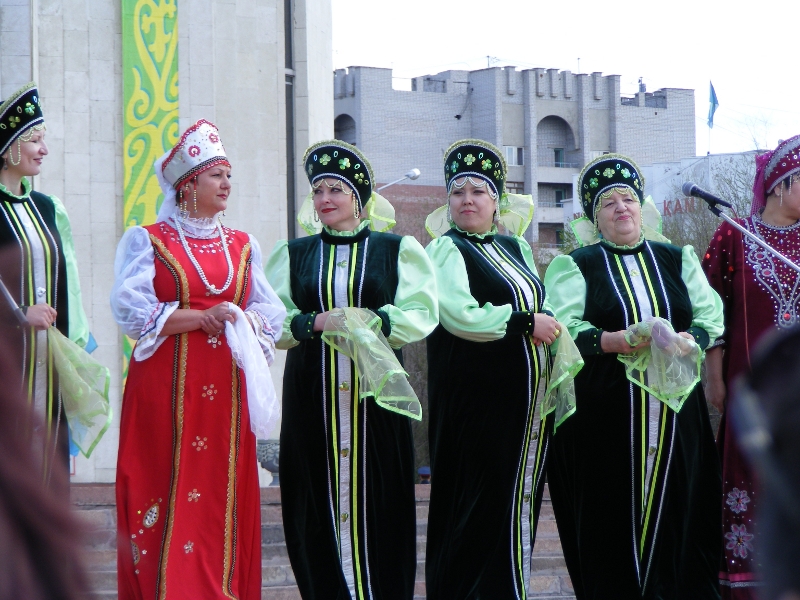 Праздничный концерт в честь 1 мая в Семее