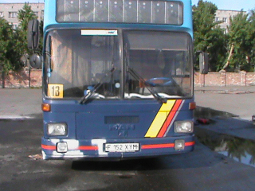 В Семее загорелся автобус