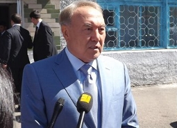 Назарбаев в Семее
