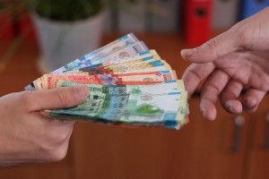 Стукачам начали платить премии