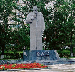 Памятник Абаю в Семее