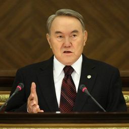 Нурсултан Назарбаев на заседании правительства
