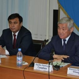 Бердыбек Сапарбаев на пресс-конференции в Семее