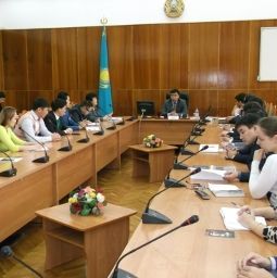 Айбек Каримов на встрече с молодежью
