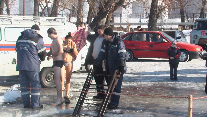 Купание на Крещение в Семее