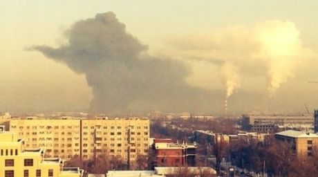 Пожар на заводе в Алматы