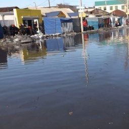 Затопленный рынок в Семее