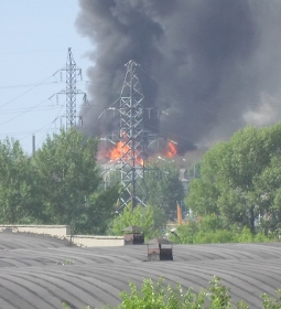 Пожар на бывшем заводе газовой аппаратуры в Семее
