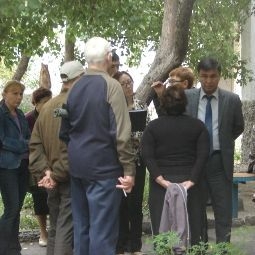 Аким Семея на улице