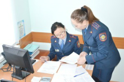 Сотрудники УВД проводят рейд