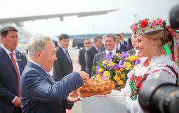 Назарбаева встречают в Минске