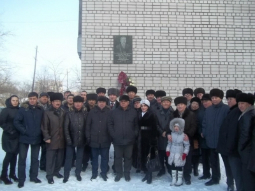 Мемориальная доска памяти Туйебаеву