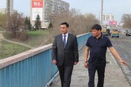 Аким Семея осматривает автогужевой мост