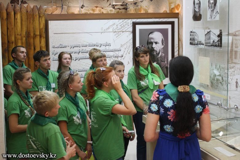 Экскурсия экспедиции по музею Ф.М. Достоевского