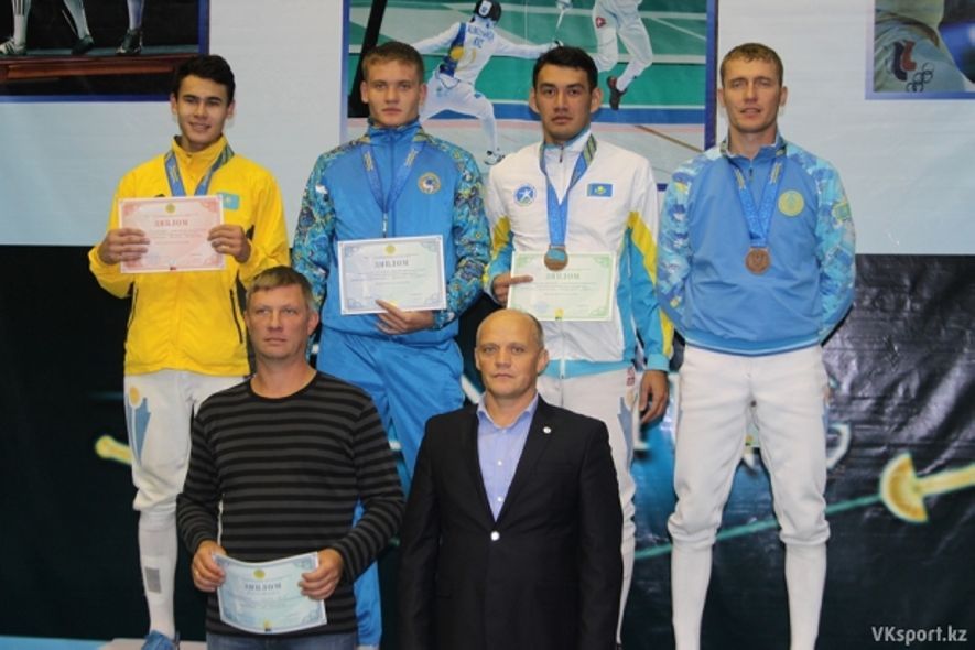 Чемпиона Казахстана по фехтованию на рапире