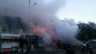 Пожар на оптовом рынке Алматы
