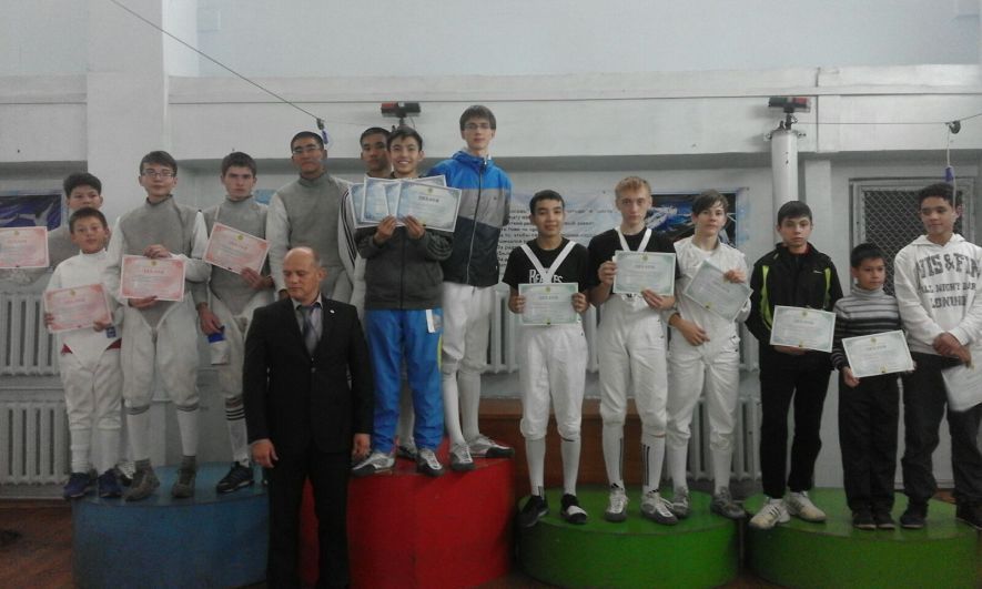 Семейские фехтовальщики выиграли золото Чемпионата Казахстана