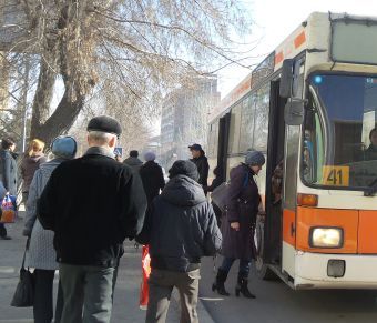 На остановке в Семее