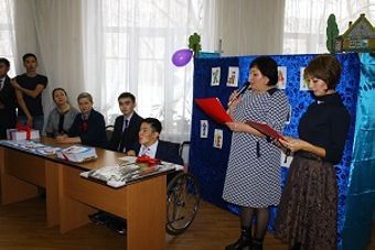В читальном зале детско-юношеской библиотеки