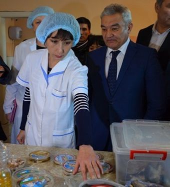 Аким Семея ознакомился с городским рыбным бизнесом