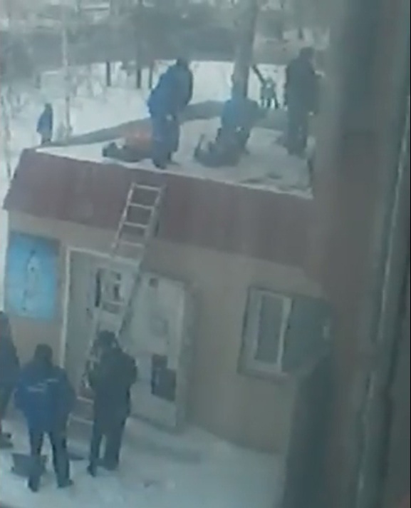 Спецслужбы помогают пострадавшим