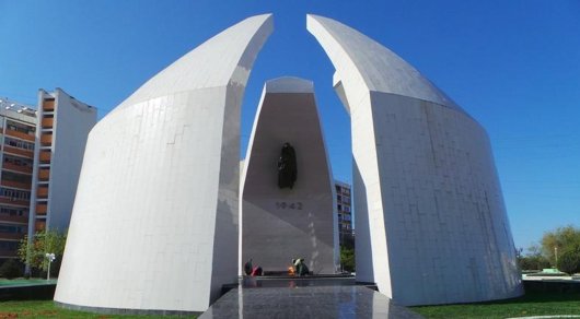 Вечный огонь в Актау