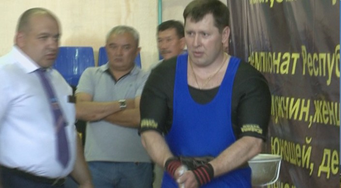 Димитрий Гариков стал чемпионом Казахстана по пауэрлифтингу