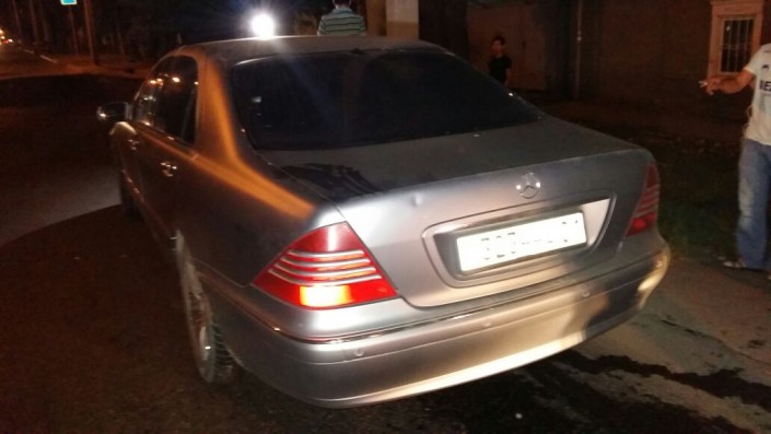 В Алматы девушка угнала «Mercedes»