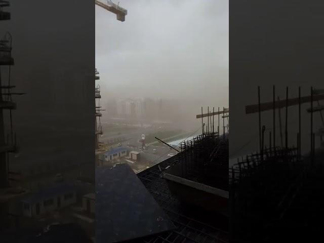 Ураган в Астане, строительная площадка