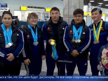 Золото чемпионата Азии завоевала сборная Казахстана по тяжелой атлетике
