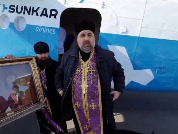 Священники Костаная облетели на самолете с  Казанской иконой Божией Матери г  Костанай и Рудный  720