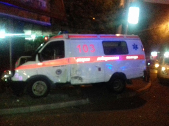 «Скорая помощь» попала в ДТП в Алматы