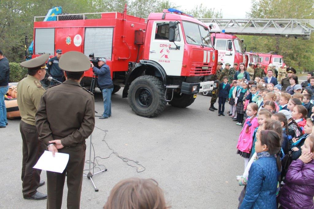 Необычные фонтаны на набережной показали семейчанам